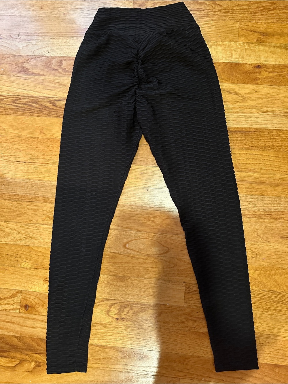 Women’s Black Textured Leggings - Picture 2 of 2